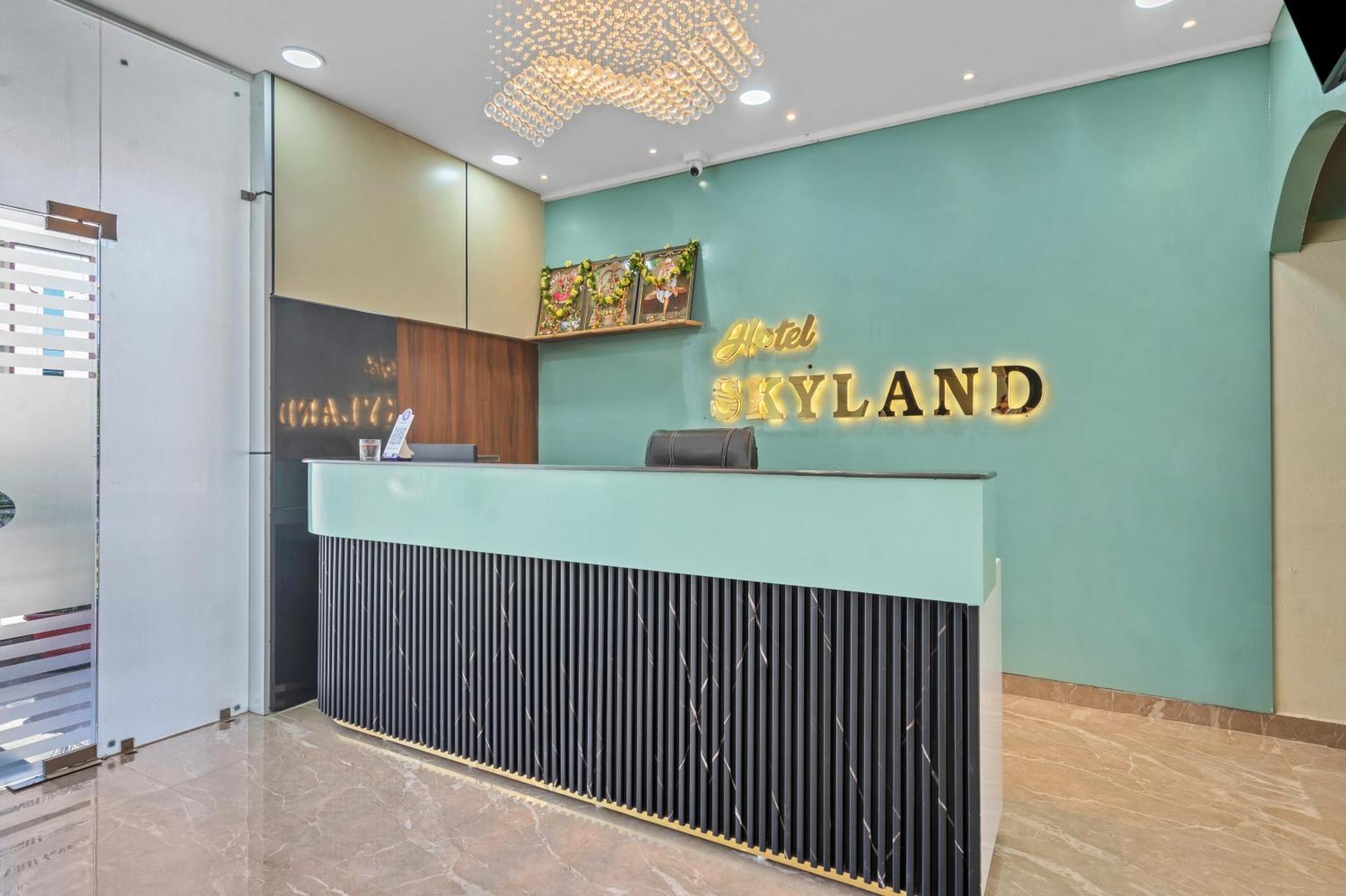 Hotel Sky Land Khammam 外观 照片