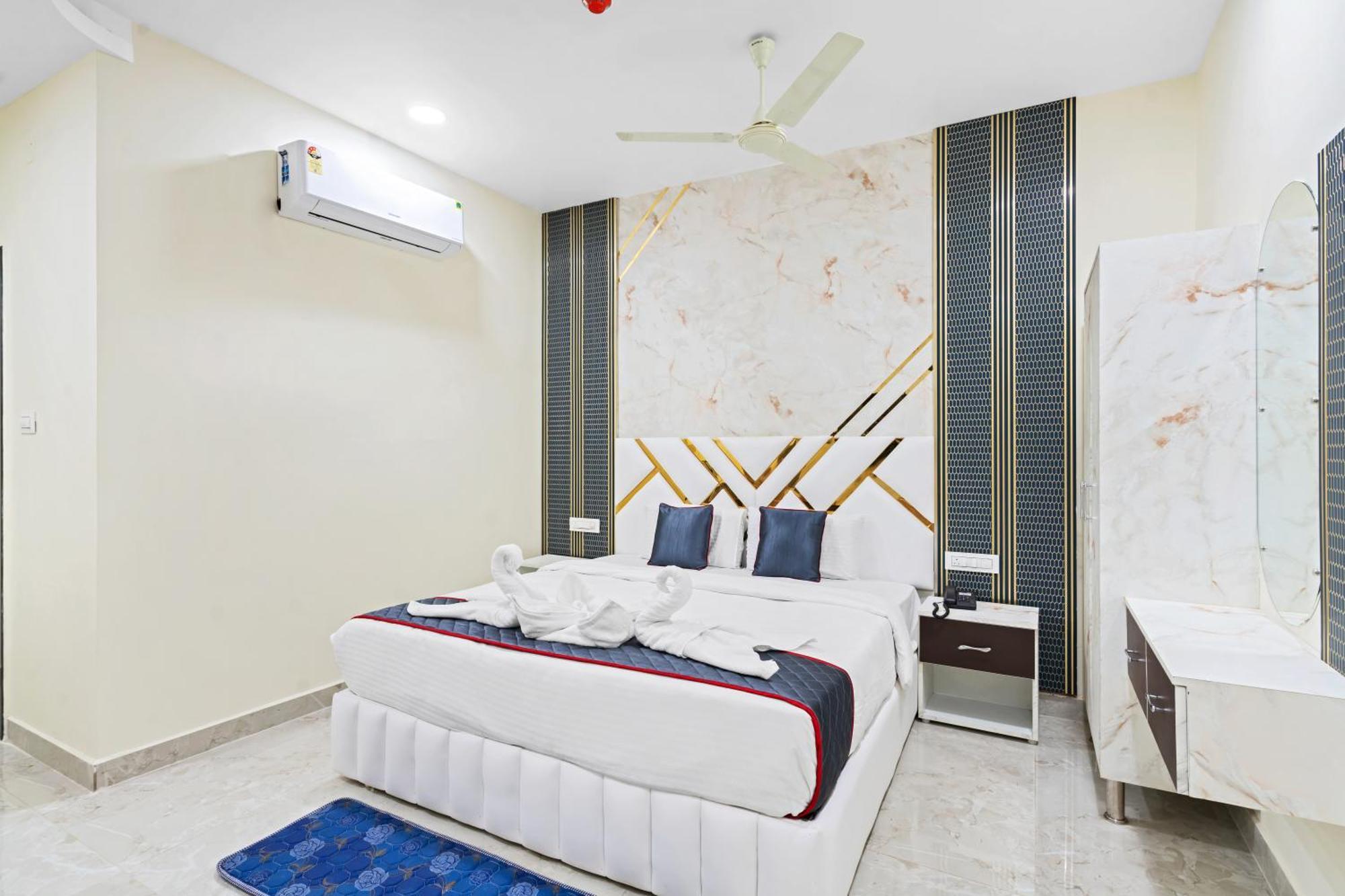 Hotel Sky Land Khammam 外观 照片